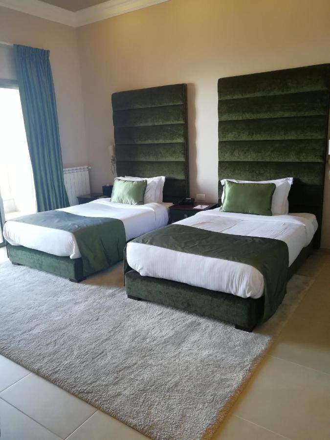 Cherry Blossom Boutique Hotel Bhamdoun Luaran gambar