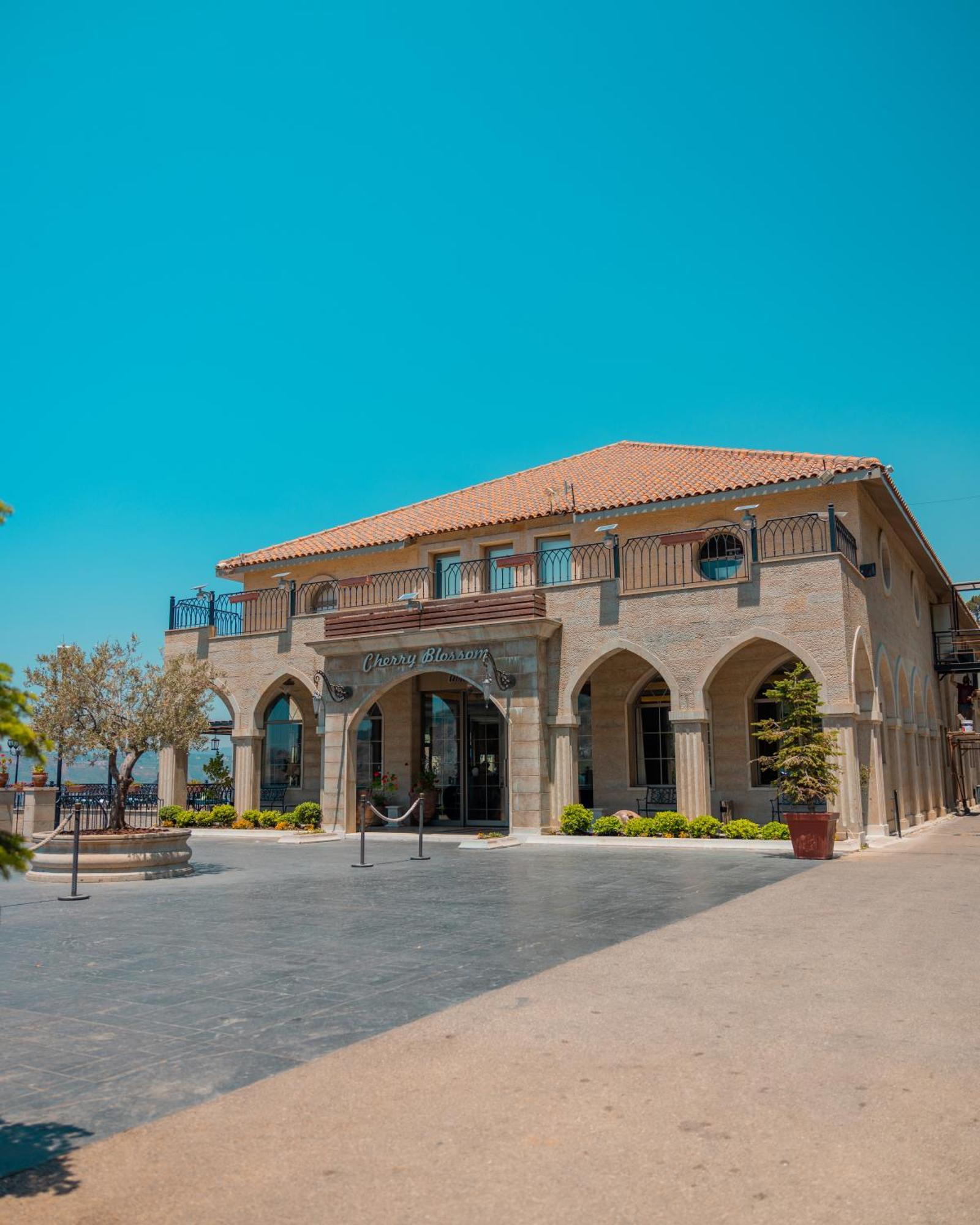 Cherry Blossom Boutique Hotel Bhamdoun Luaran gambar