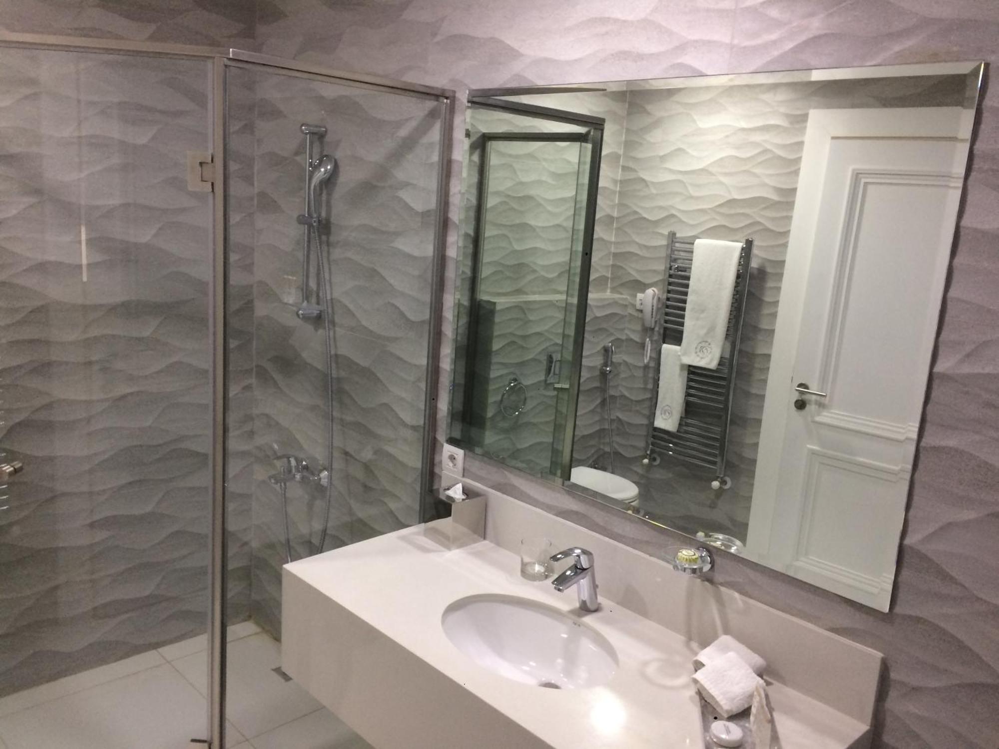 Cherry Blossom Boutique Hotel Bhamdoun Luaran gambar