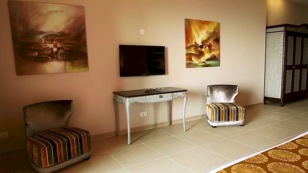 Cherry Blossom Boutique Hotel Bhamdoun Luaran gambar