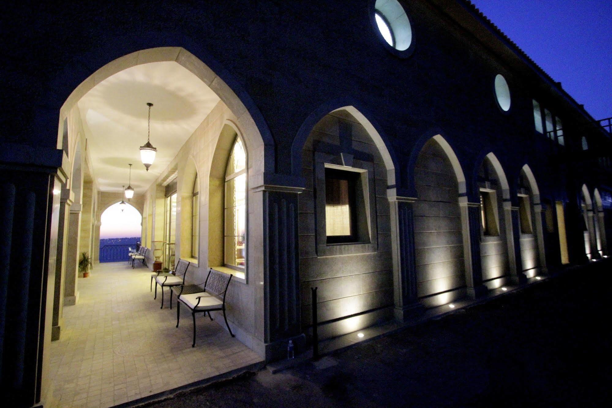 Cherry Blossom Boutique Hotel Bhamdoun Luaran gambar
