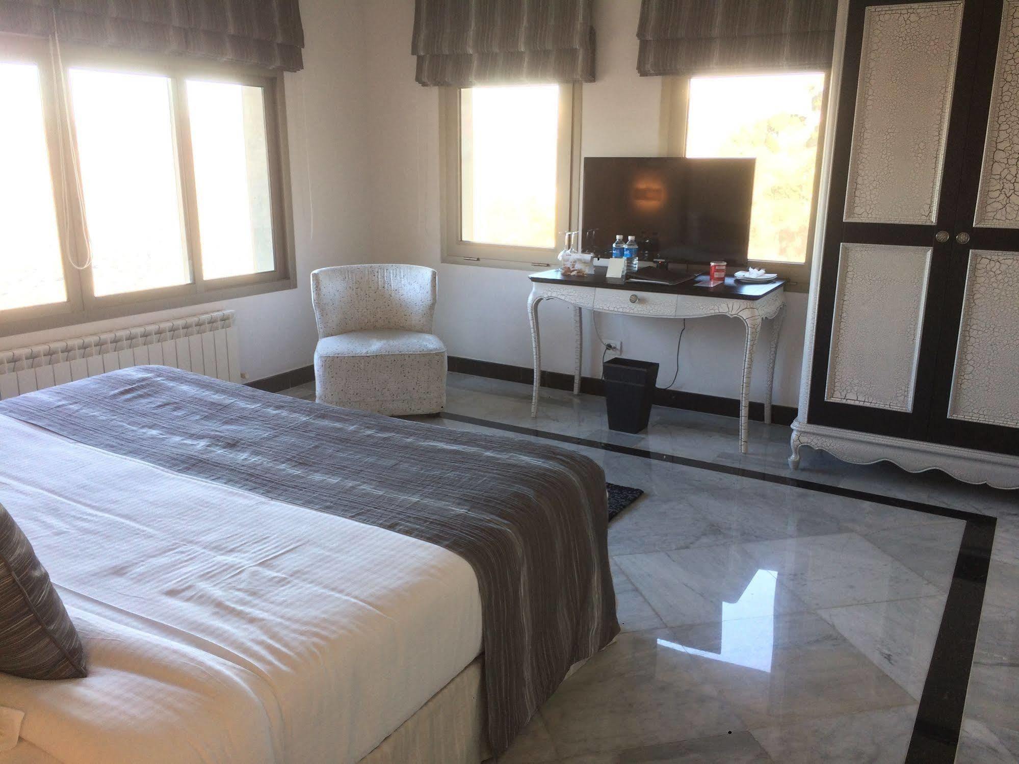 Cherry Blossom Boutique Hotel Bhamdoun Luaran gambar